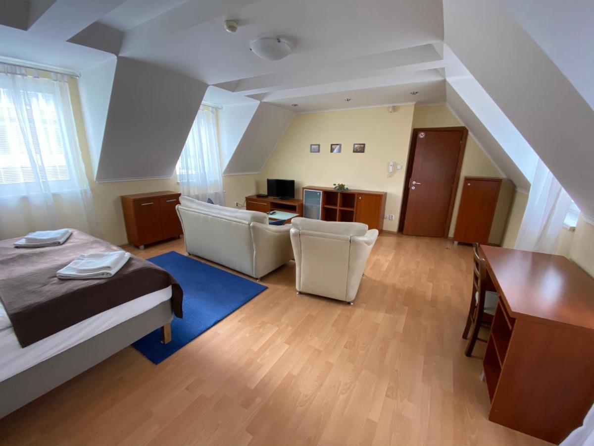 Penzion Le Monde Hotel Bardejov Eksteriør billede