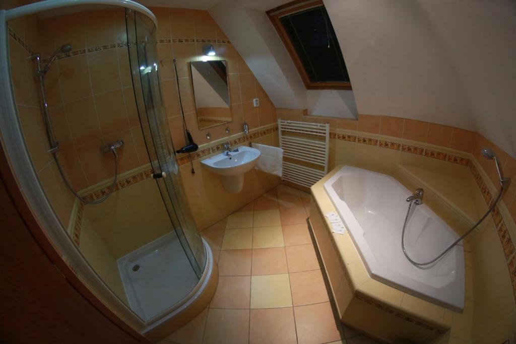 Penzion Le Monde Hotel Bardejov Eksteriør billede